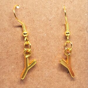 7/$10 Y Initial Earrings, New